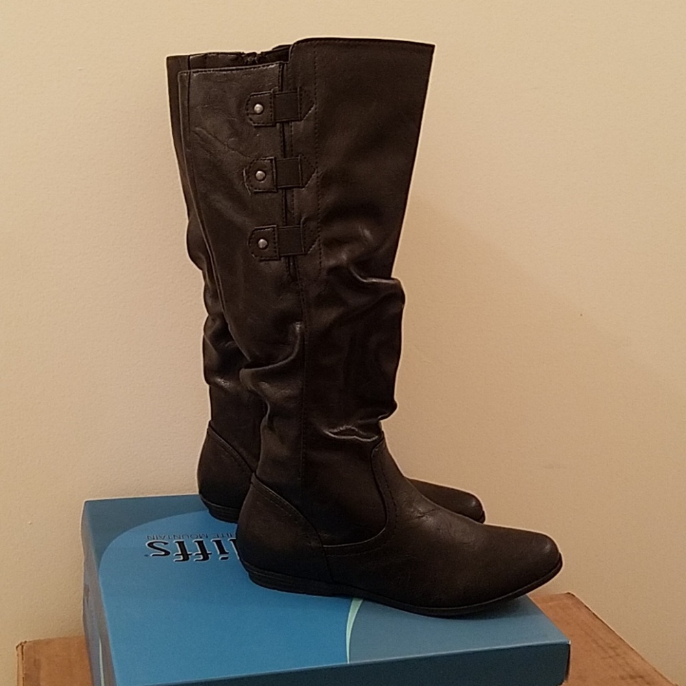Black boots